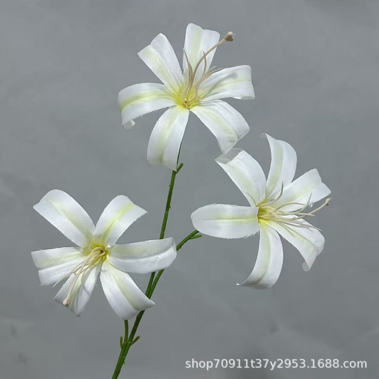 Outdoor 3D Faux Lily — image 2